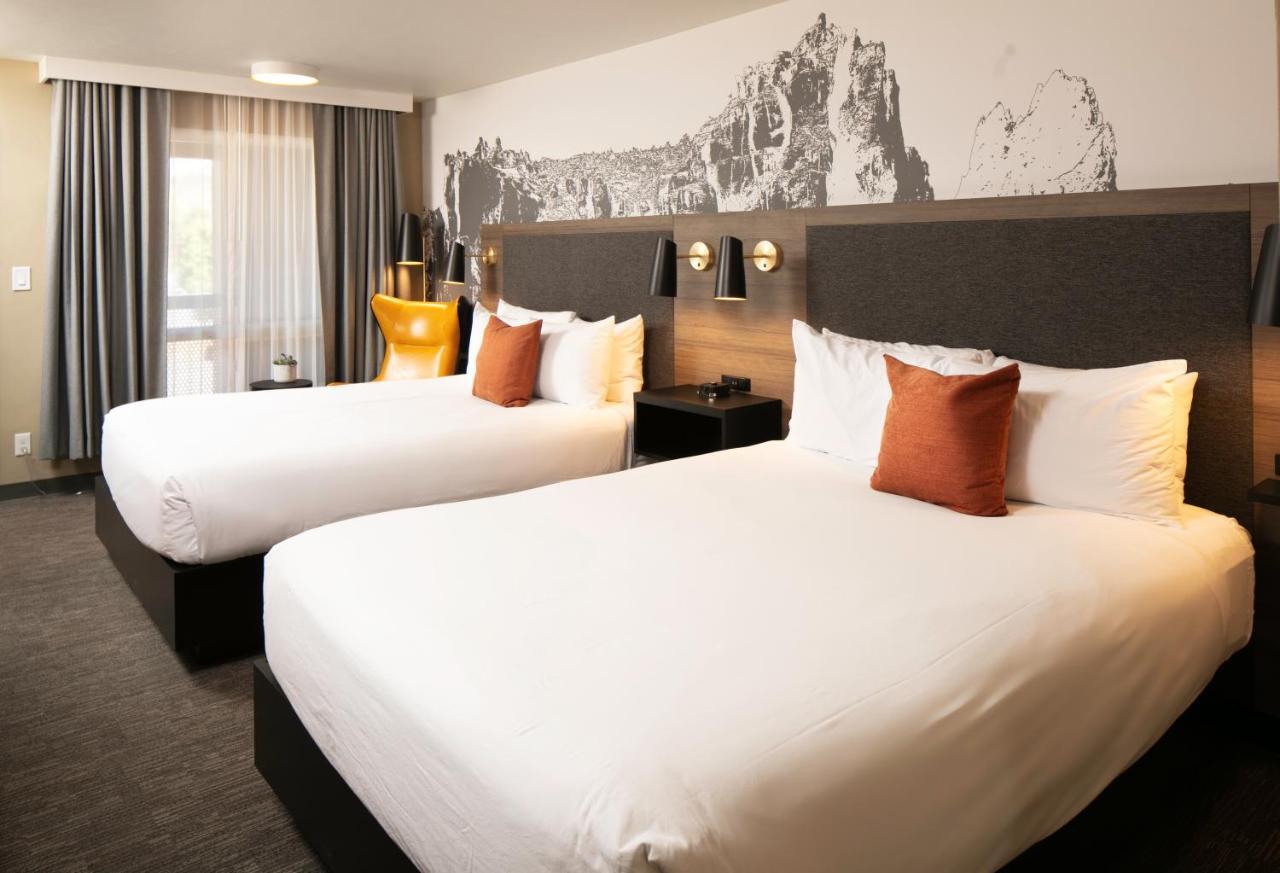 Waypoint Hotel Bend Eksteriør bilde